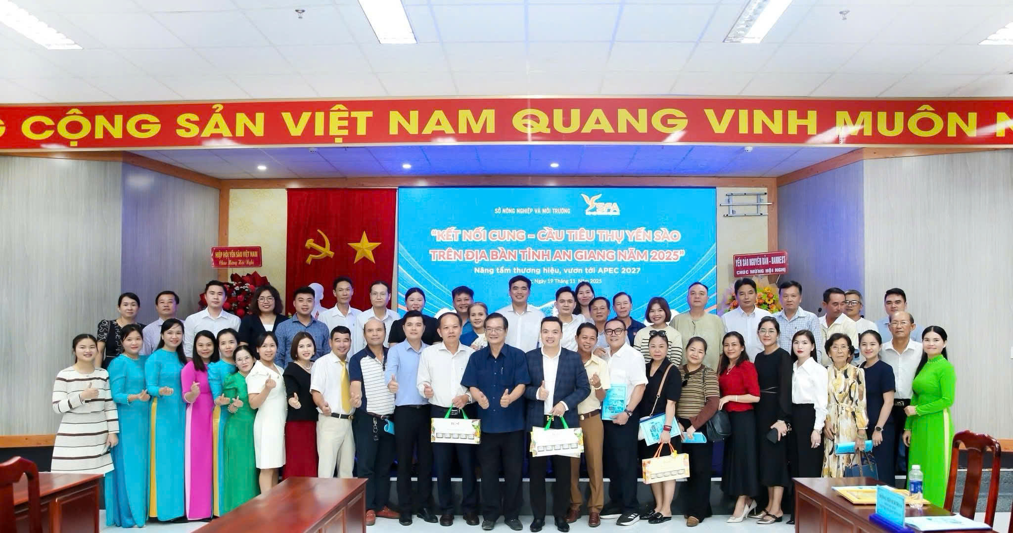 Hội nghị ngành yến 1